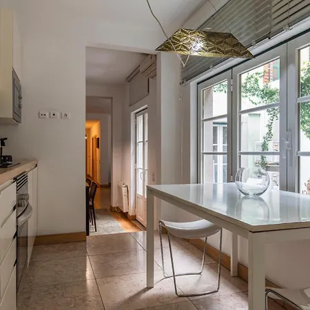 Apartamento Engenheiro Miguel Pais 11 *